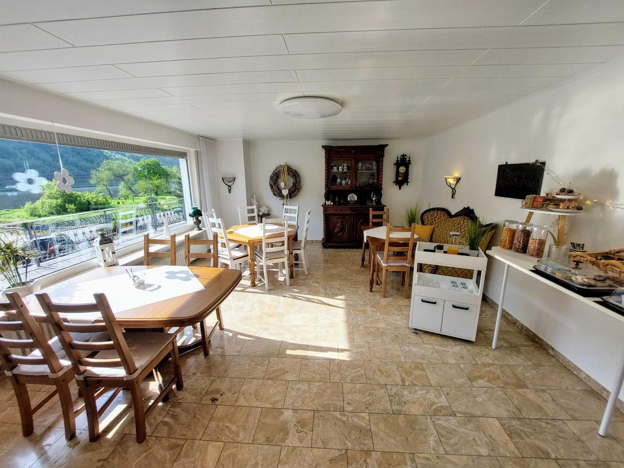 Pension Mosella, Gaestezimmer Санкт-Альдегунд Экстерьер фото